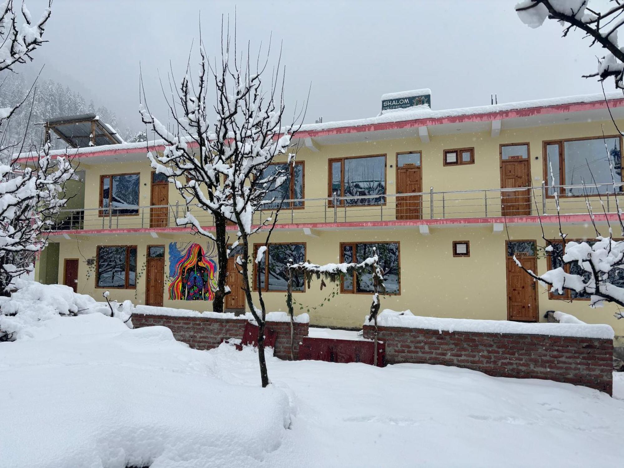 Shalom Guesthouse And Cafe Kalgha Eksteriør bilde