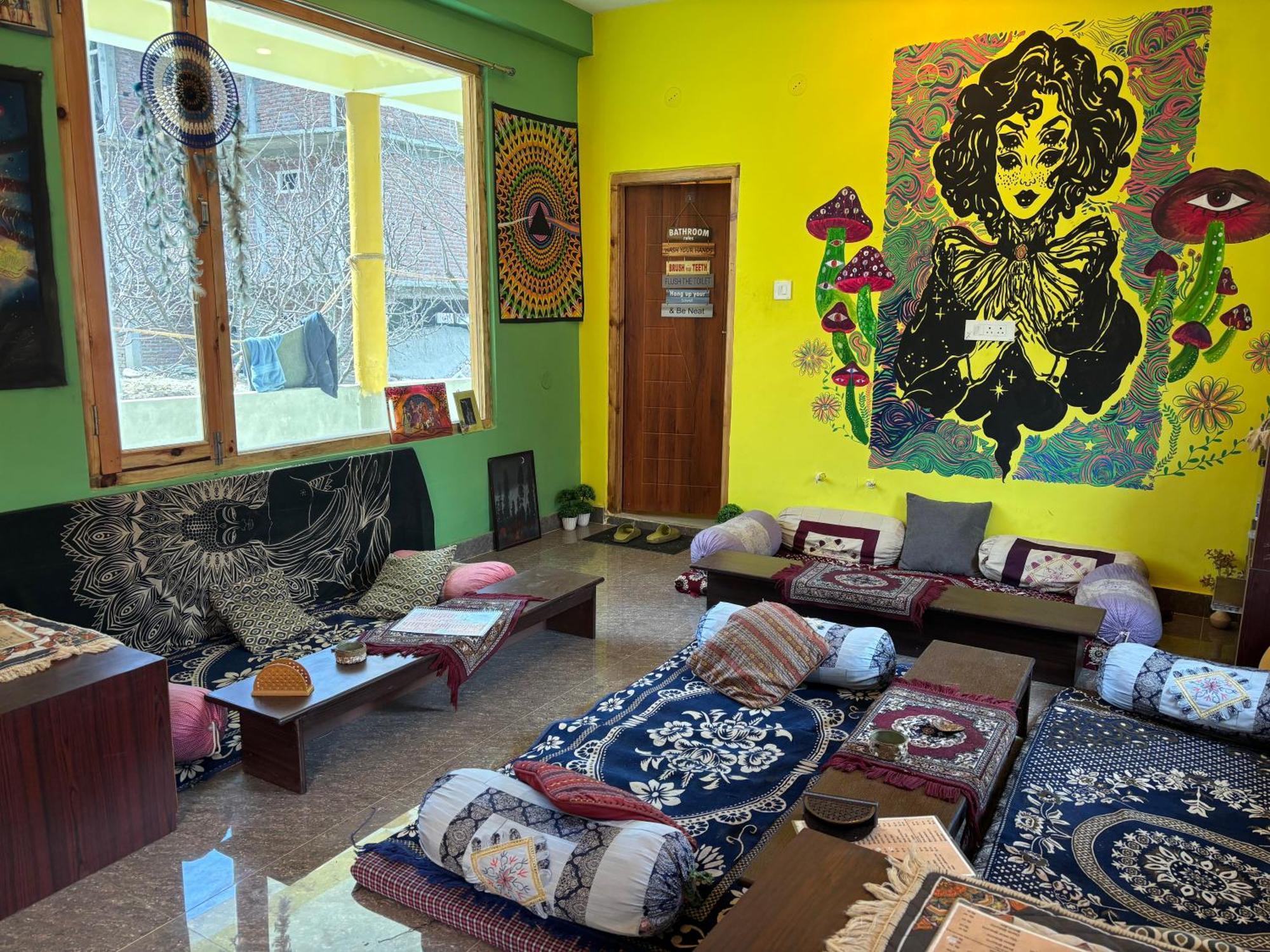 Shalom Guesthouse And Cafe Kalgha Eksteriør bilde
