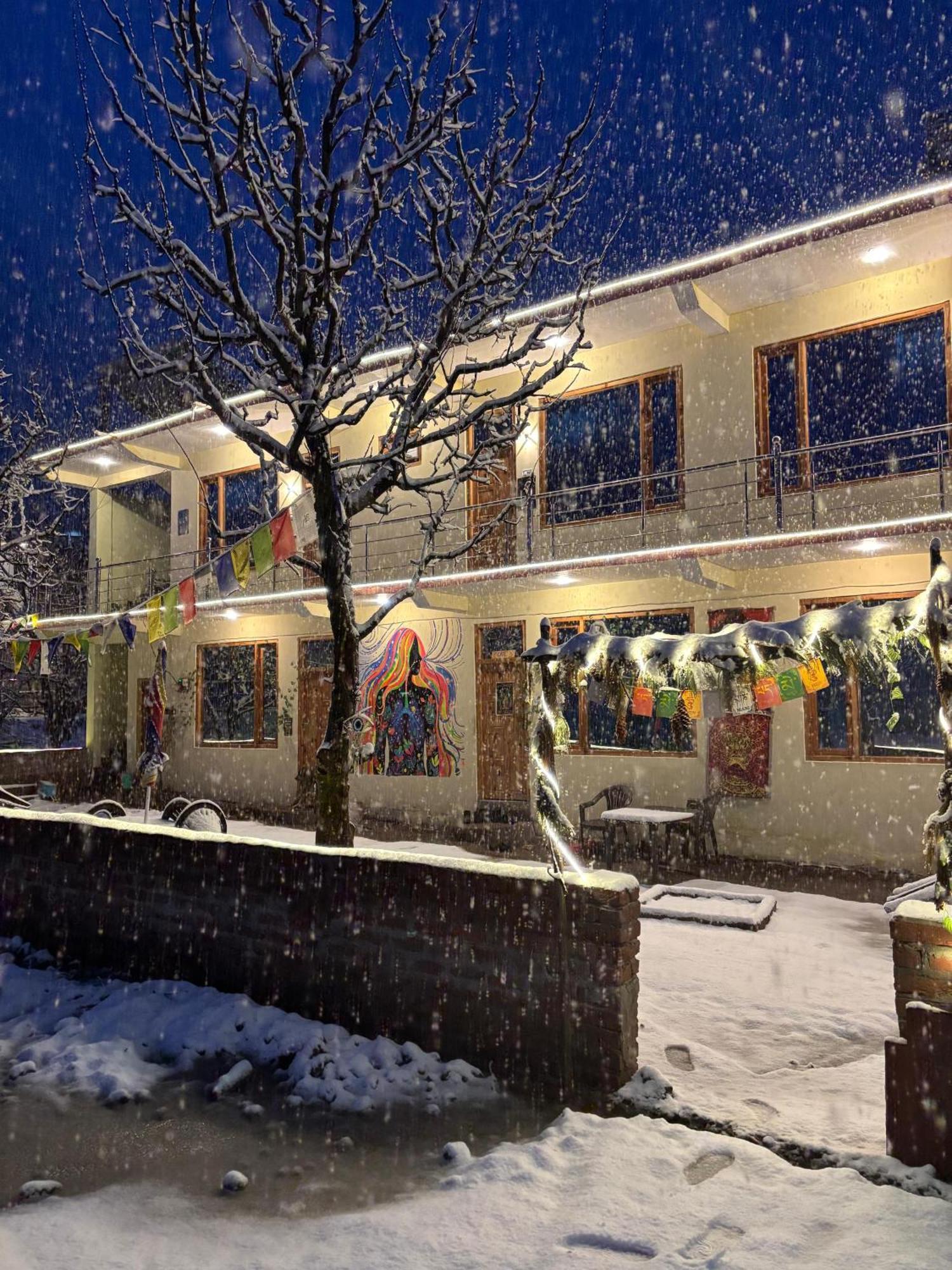 Shalom Guesthouse And Cafe Kalgha Eksteriør bilde