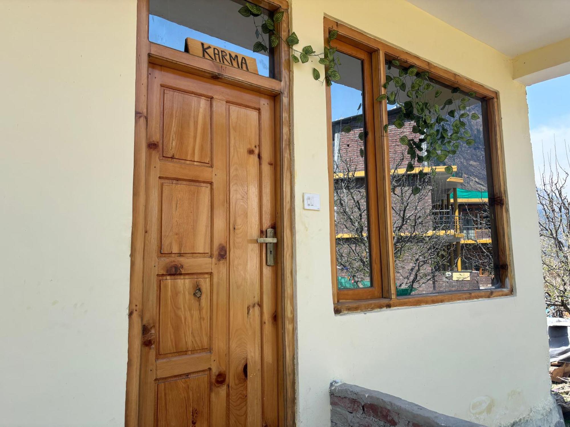 Shalom Guesthouse And Cafe Kalgha Eksteriør bilde
